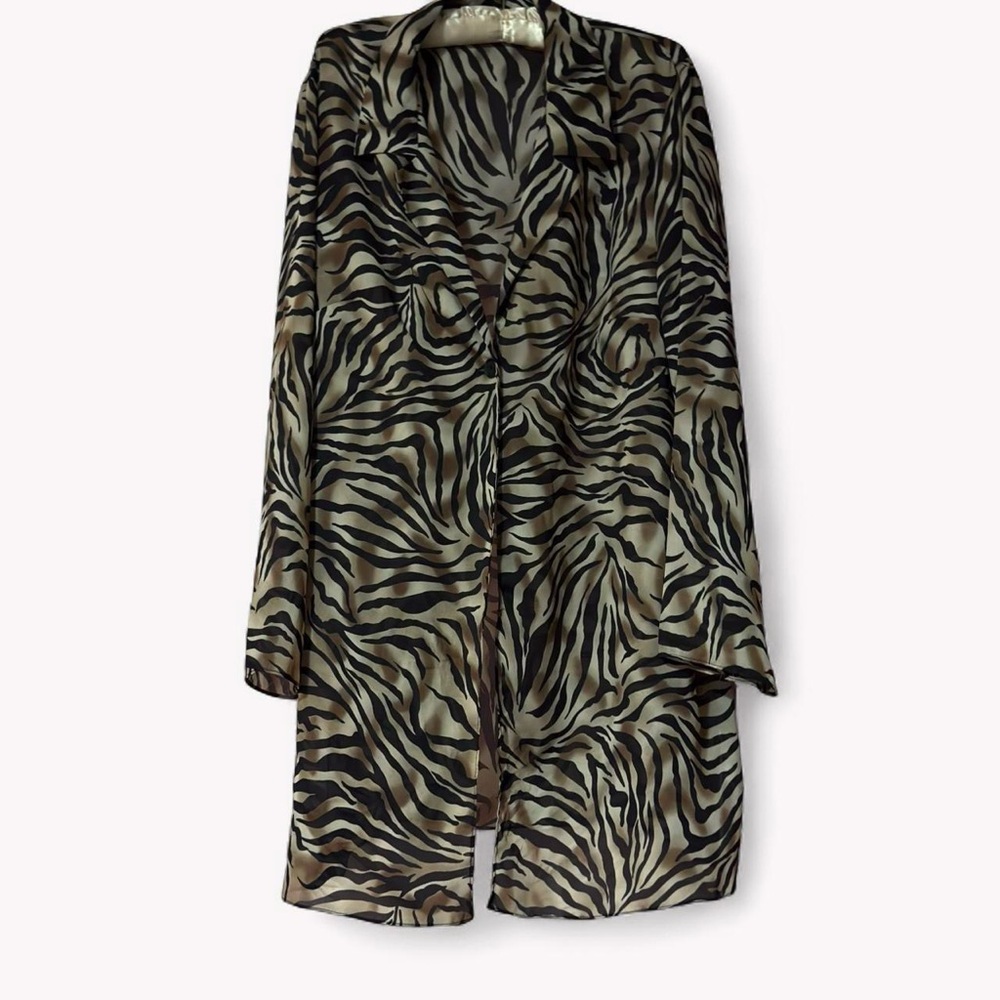 Tiger Print Single Button Top - image 1